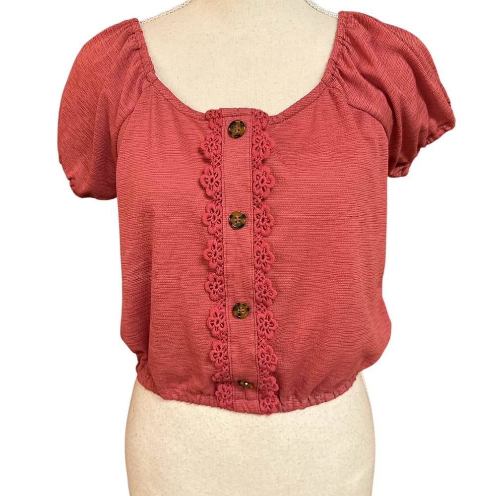 Luna Moon Elastic Hem Cropped Lace Mock Buttoned Cap Sleeve Top Junior Small